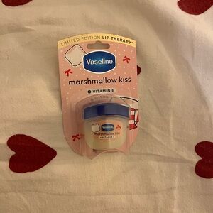 Vaseline Marshmallow Kiss Lip Therapy with Vitamin E - Pink